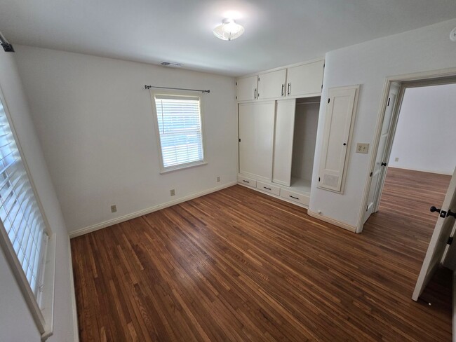 Building Photo - Cozy 1 Bedroom 1 Bath in La Verne