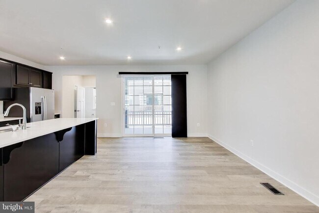 Foto del edificio - 11330 Meridian Hill Way