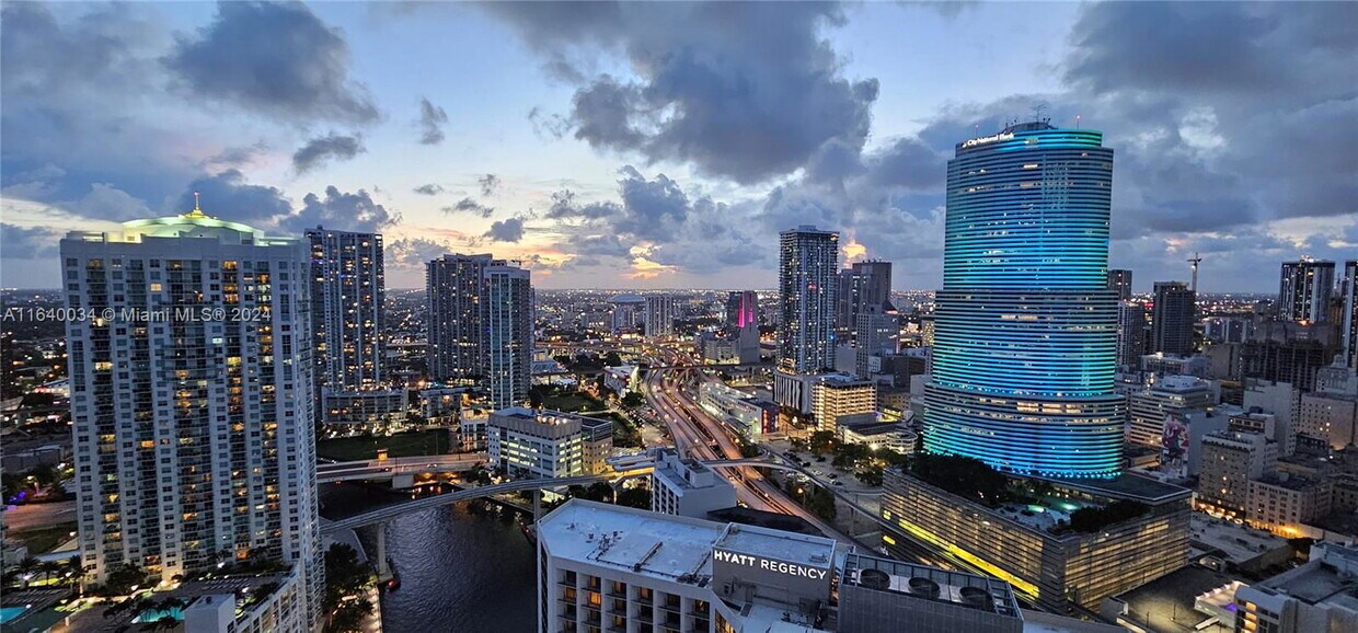 Photo - 200 Biscayne Boulevard Way, epic, Miami, FL 33131 - 2 BR 2.5 BA Single-Family Home