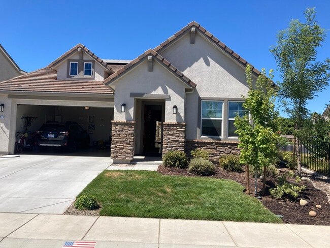 Building Photo - 3213 Showcase Way