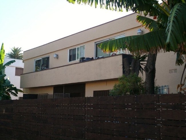 Foto del edificio - 2718 S Cochran Ave