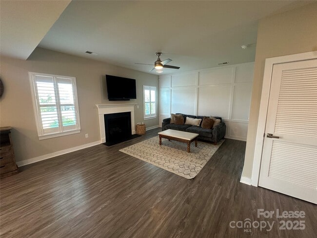 Foto del edificio - 1539 Spruce Ln