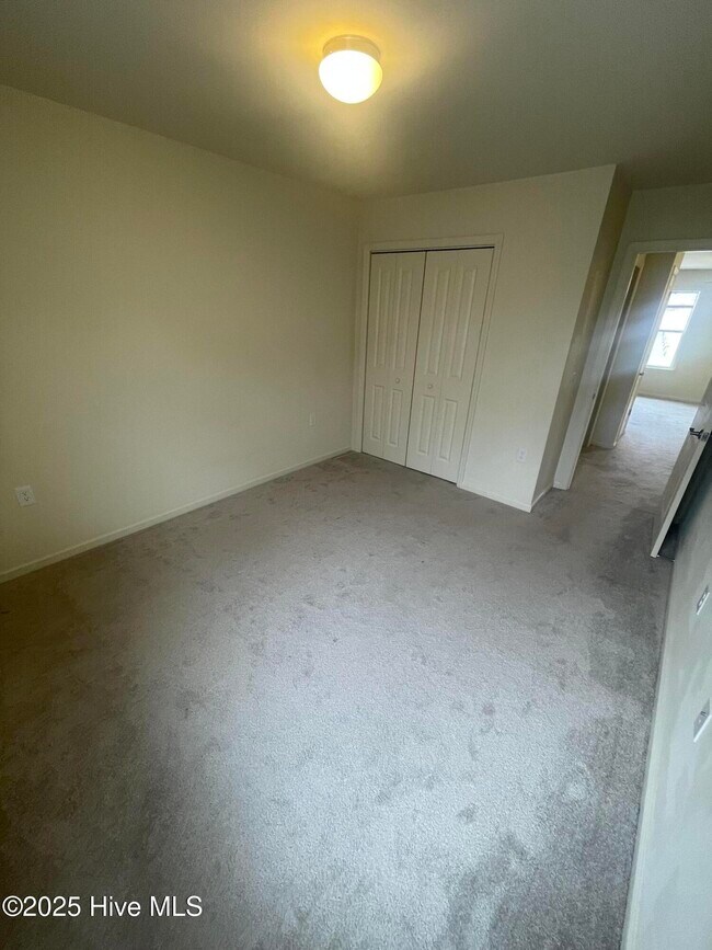 Foto del edificio - 338 Glenellen Loop Rd