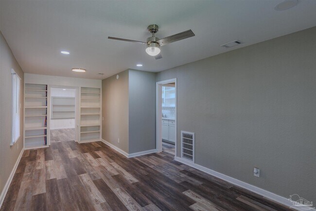 Foto del edificio - 1223 Wisteria Ave