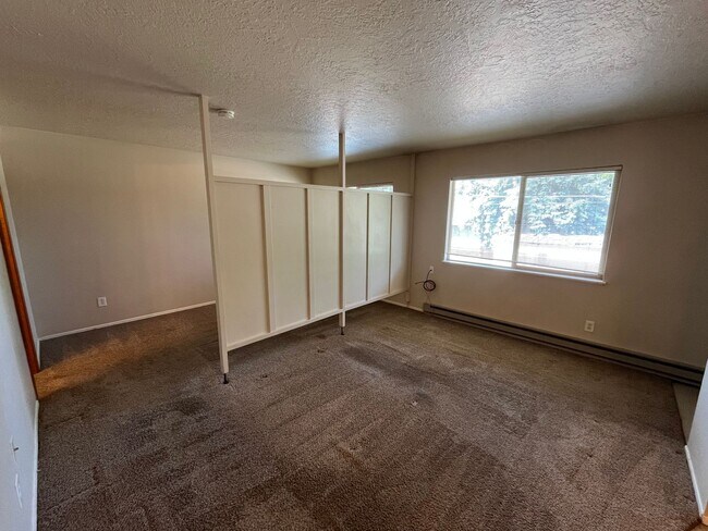 Foto del edificio - Charming Studio Unit Near Downtown Redmond...