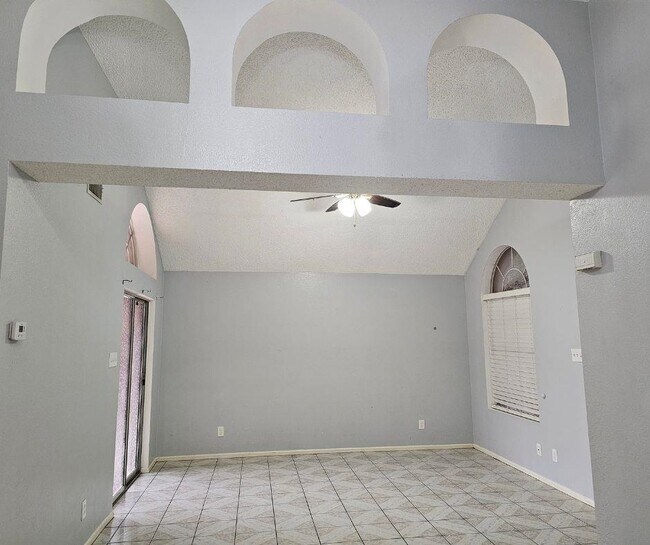 Building Photo - 1420 Glenwood Dr
