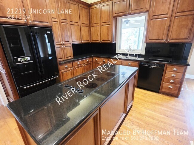 Building Photo - 21219 Unicorn Ln