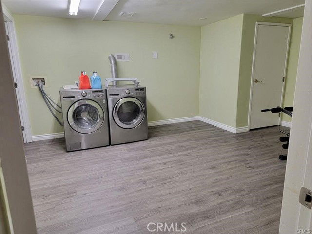 Building Photo - 2825 Plaza del Amo