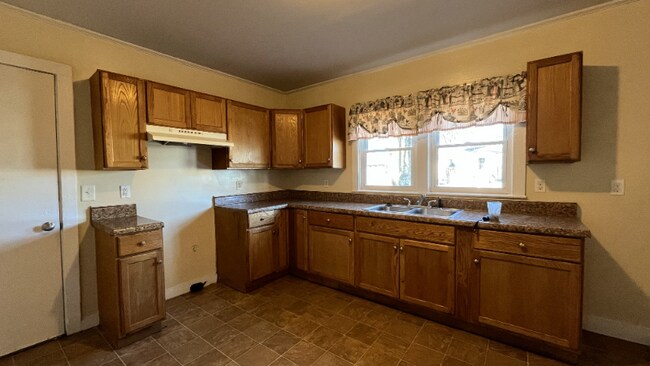 Building Photo - 2621Dr Dr Carver Rd