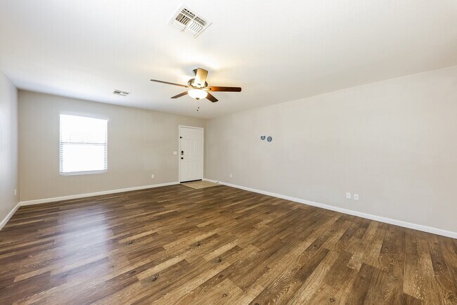 Foto del edificio - 11535 W Windrose Ave