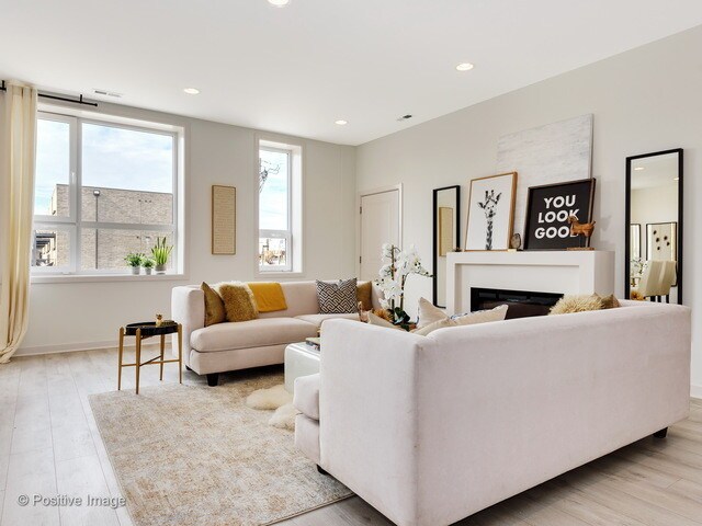 Foto del edificio - 6545 W Dickens Ave