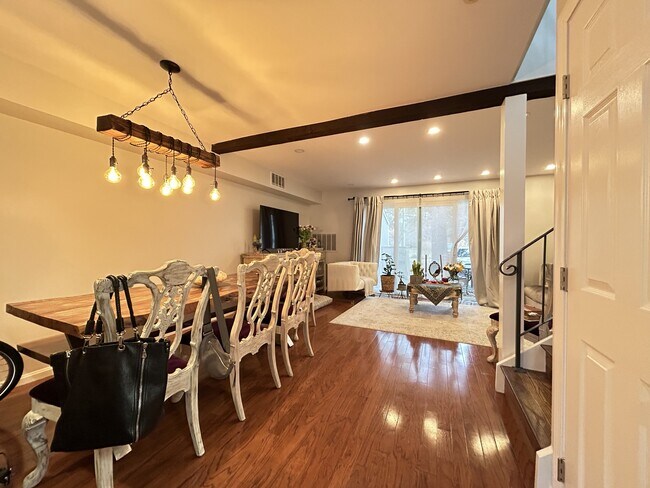 Building Photo - 6 Beals Cove Rd