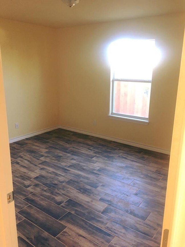 515 E Gustavus St Unit 1, Laredo, TX 78040 Condo for Rent in Laredo