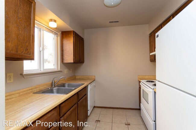 Building Photo - 2 br, 1 bath House - 5421 Fiesta Lane