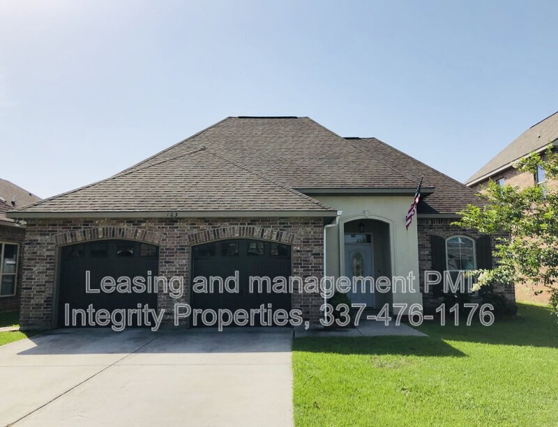 Primary Photo - 103 Wood Moss Wy