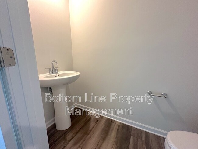 Foto del edificio - 5336 Small St