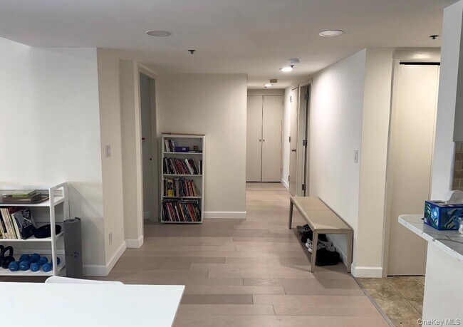 Foto del edificio - 88 Cutter Mill Rd