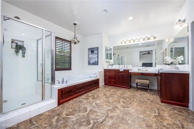 Foto del edificio - 4 br, 2.5 bath Townhome - 3437 Caraway Ln