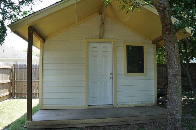 Foto del edificio - 329 Spring Branch Loop