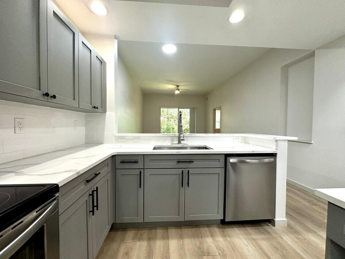 Foto principal - 3180 N Haverhill Rd