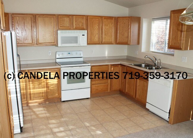 Foto del edificio - 5372 Rose Ridge Ln