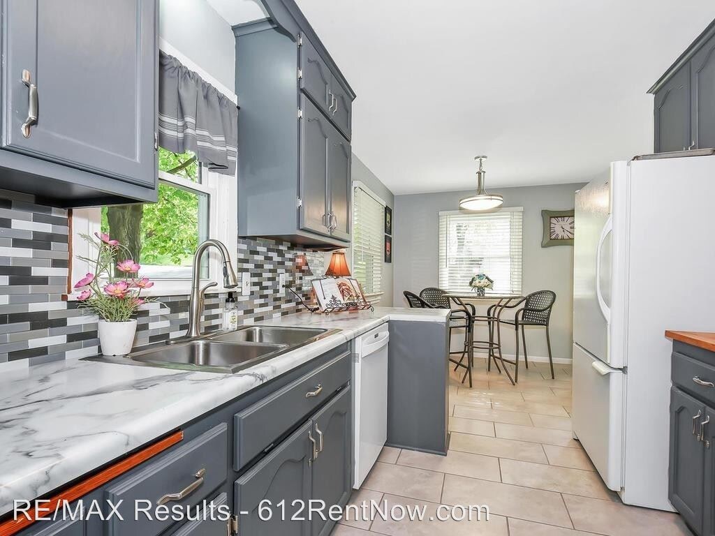 Primary Photo - 4 br, 2 bath House - 15801 S Lund Rd