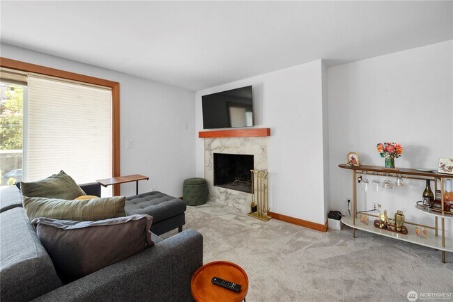 Foto del edificio - 1730 Taylor Ave N
