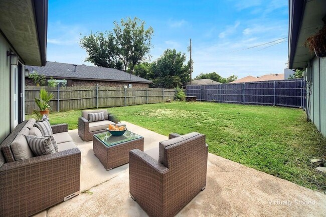 Foto del edificio - 2305 Windridge Ln
