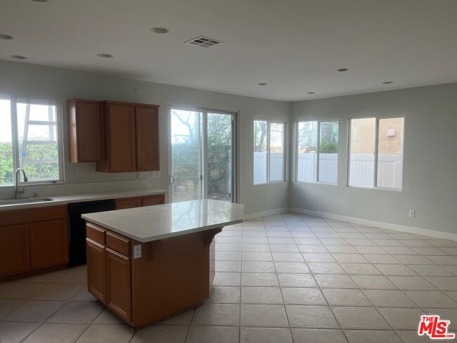 Building Photo - 12359 Sonoma Dr