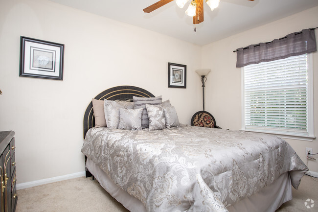 2 BR, 1.5 - 1164 SF - Georgetown of New Orleans