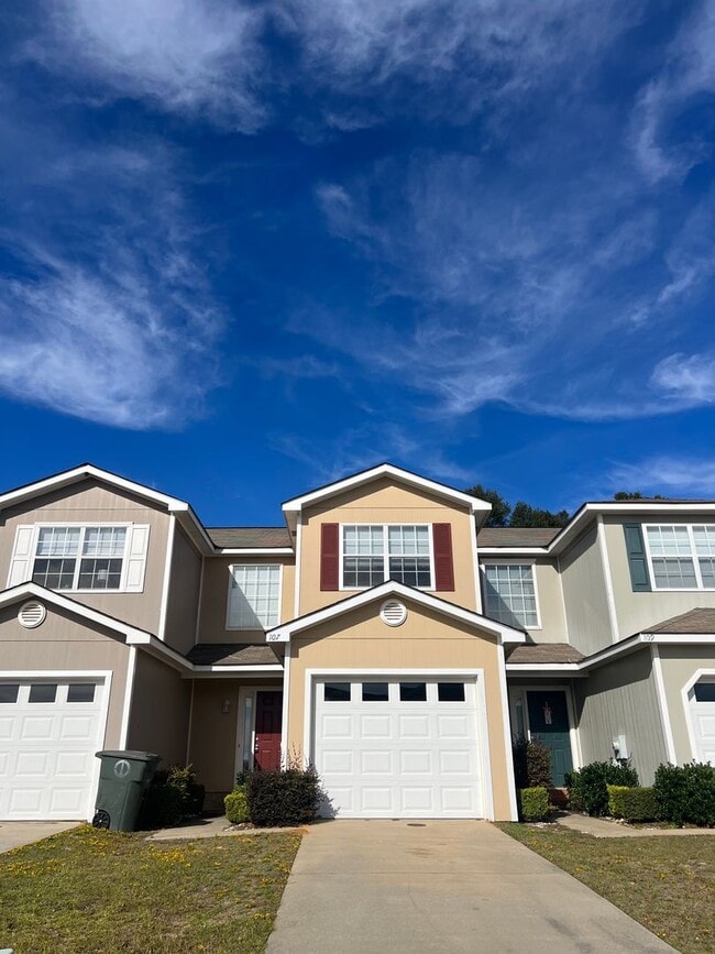 Building Photo - 107 Winthrope Ln Building Photo - 107 Winthrope Ln