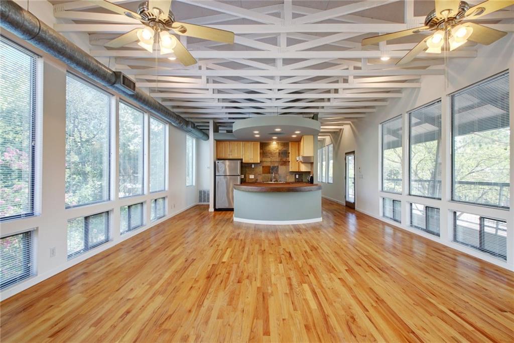 Primary Photo - 1308 W N Loop Blvd