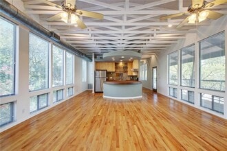 Building Photo - 1308 W N Loop Blvd