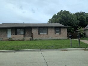 Building Photo - 1905 Kent Dr