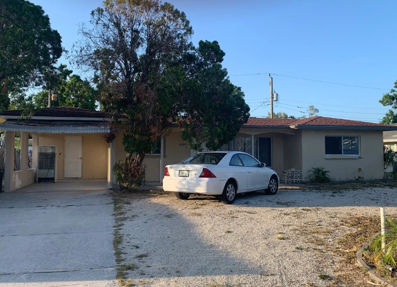 Primary Photo - 2127 Bougainvillea St