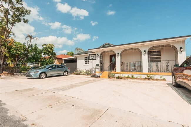 Foto del edificio - 501 NW 32nd Pl
