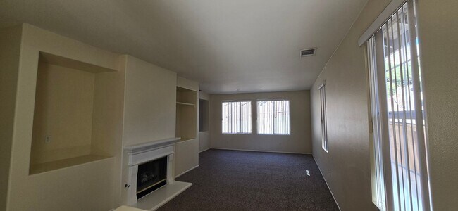 Foto del edificio - Chapman Heights Home