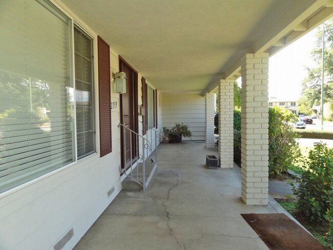 Building Photo - 2739 St Giles Ln