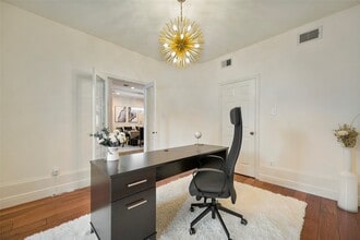 Building Photo - 14311 Islandwoods Dr