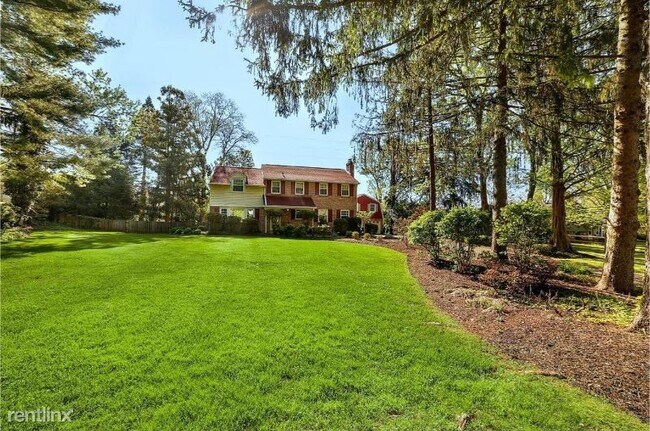 Building Photo - 4 br, 3.5 bath House - 1718 Sheffield Dr