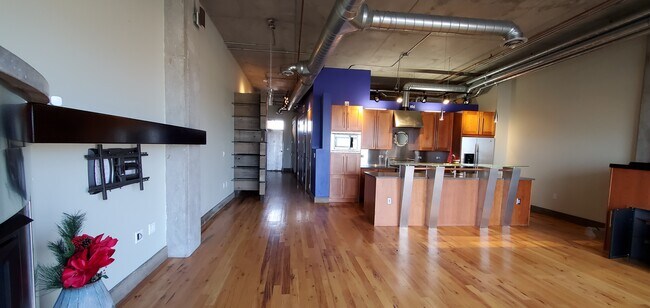 Living Area, Kitchen & Hallway - 2899 N Speer Blvd