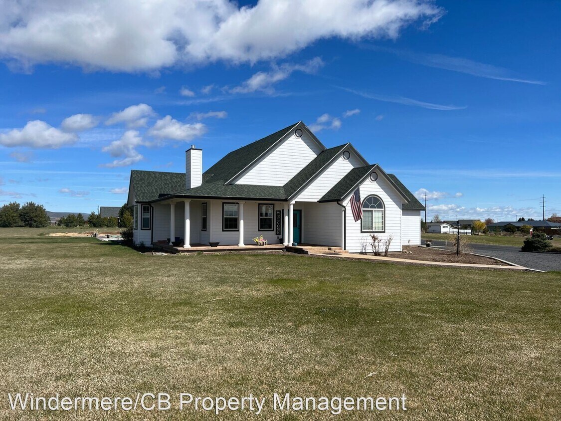 4 br, 2.5 bath House 2932 Rd 12.8 NW House for Rent in Ephrata, WA