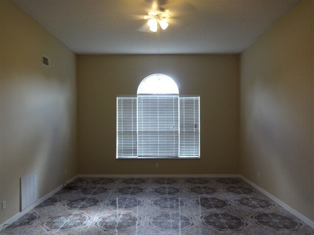 Foto del edificio - 687 Parsons Cir SE