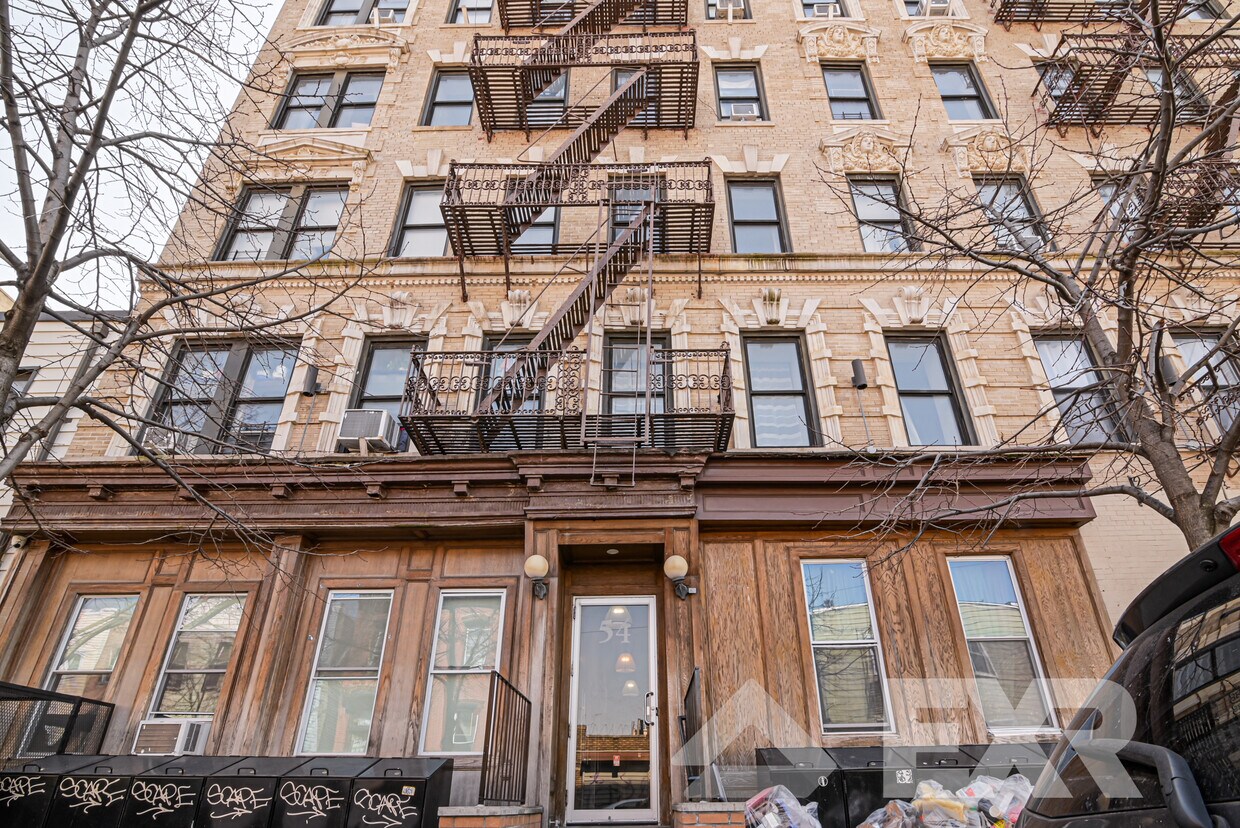 Building Photo - 54 Maujer St