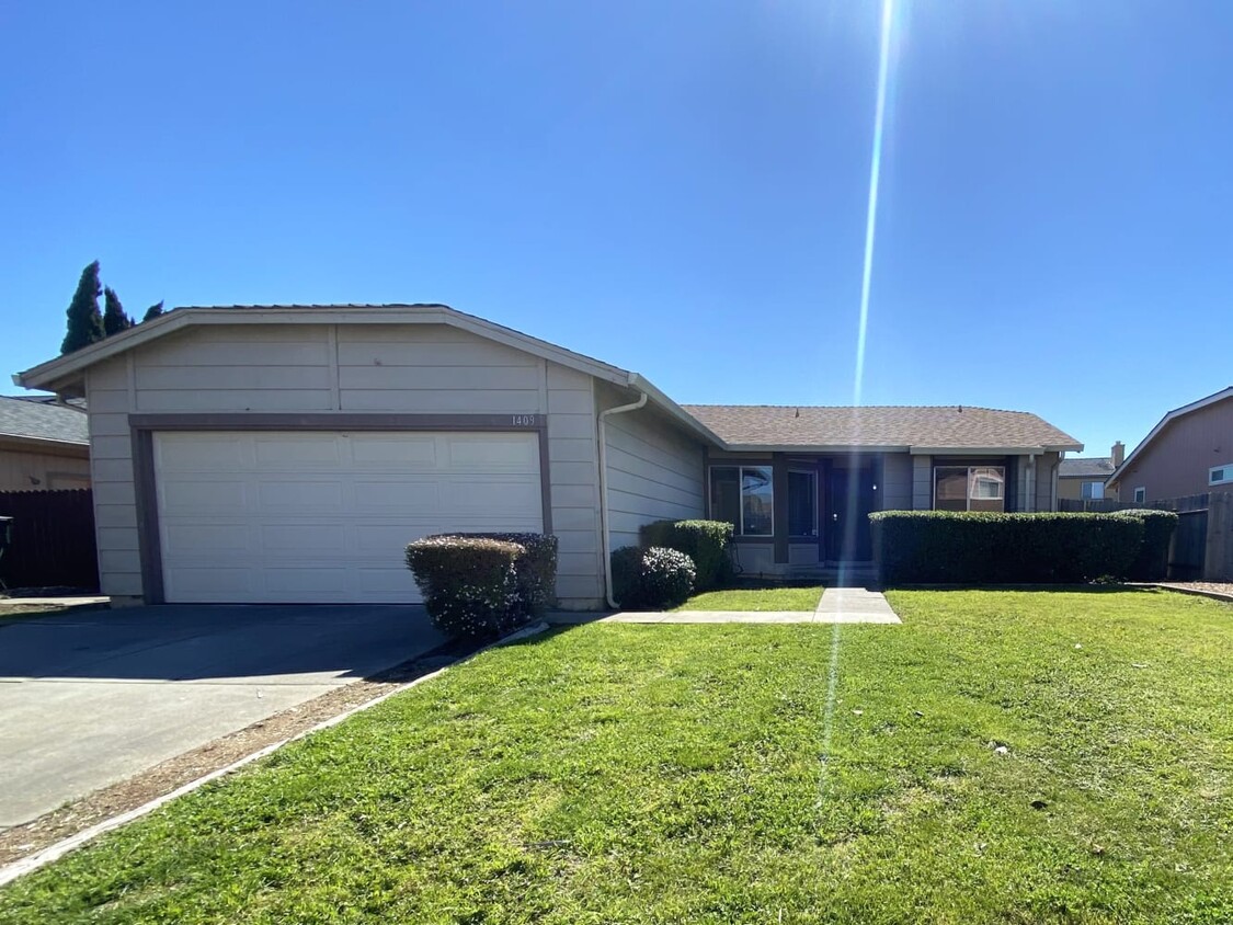 Primary Photo - 1409 Humbolt Dr