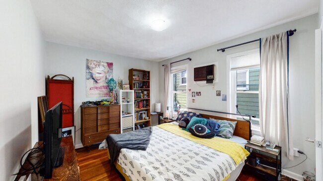 Foto del edificio - Beautifully updated 3 bed near the Green Line in Somerville!
