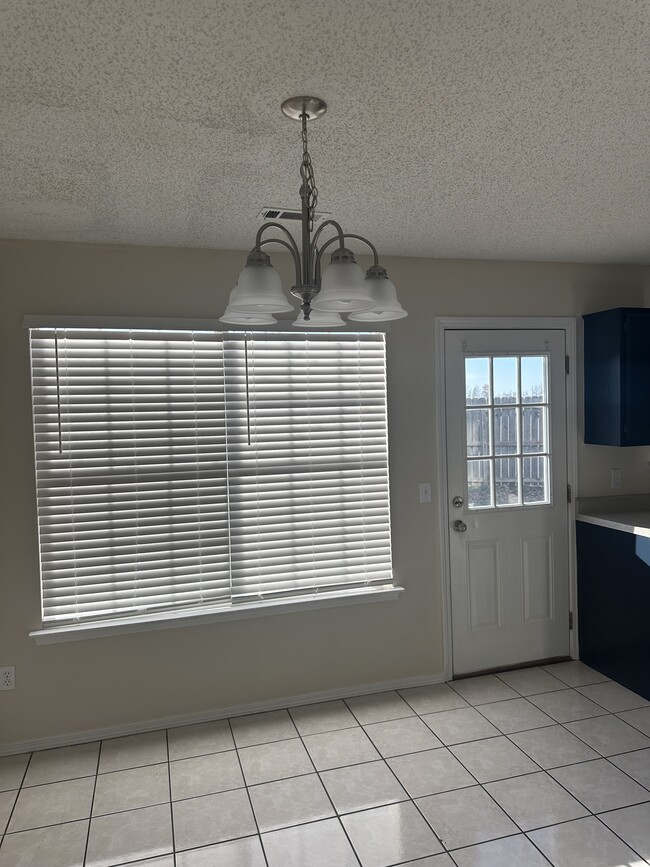 Photo - 1300 Fredonia St Townhome