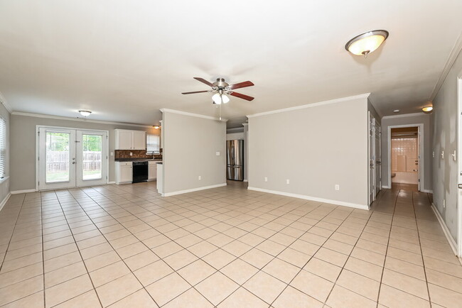 Building Photo - 505 Walnut Woods Dr