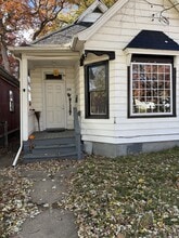 Building Photo - 219 Van Buren Street