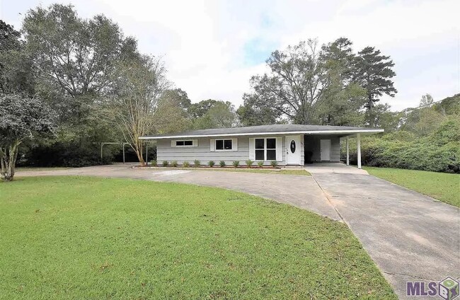 Building Photo - 1351 N Woodcrest Ave